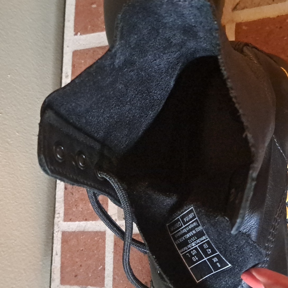 Shoes - Picture 5 of 5